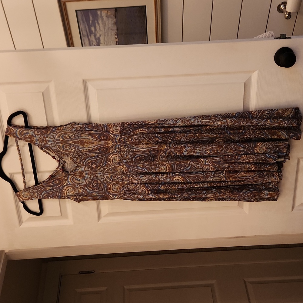 Dress - Picture 2 of 2